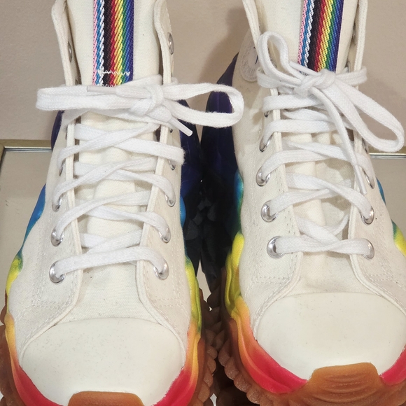 Colorful High-Top Sneakers - Picture 3 of 7